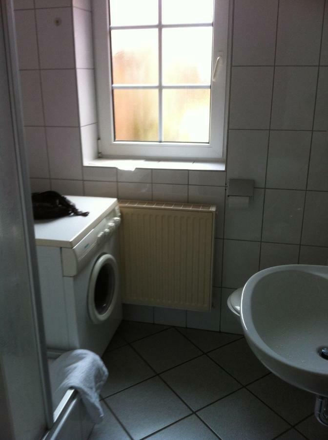 Haus Pamela Wohnung A Neuharlingersiel Bagian luar foto