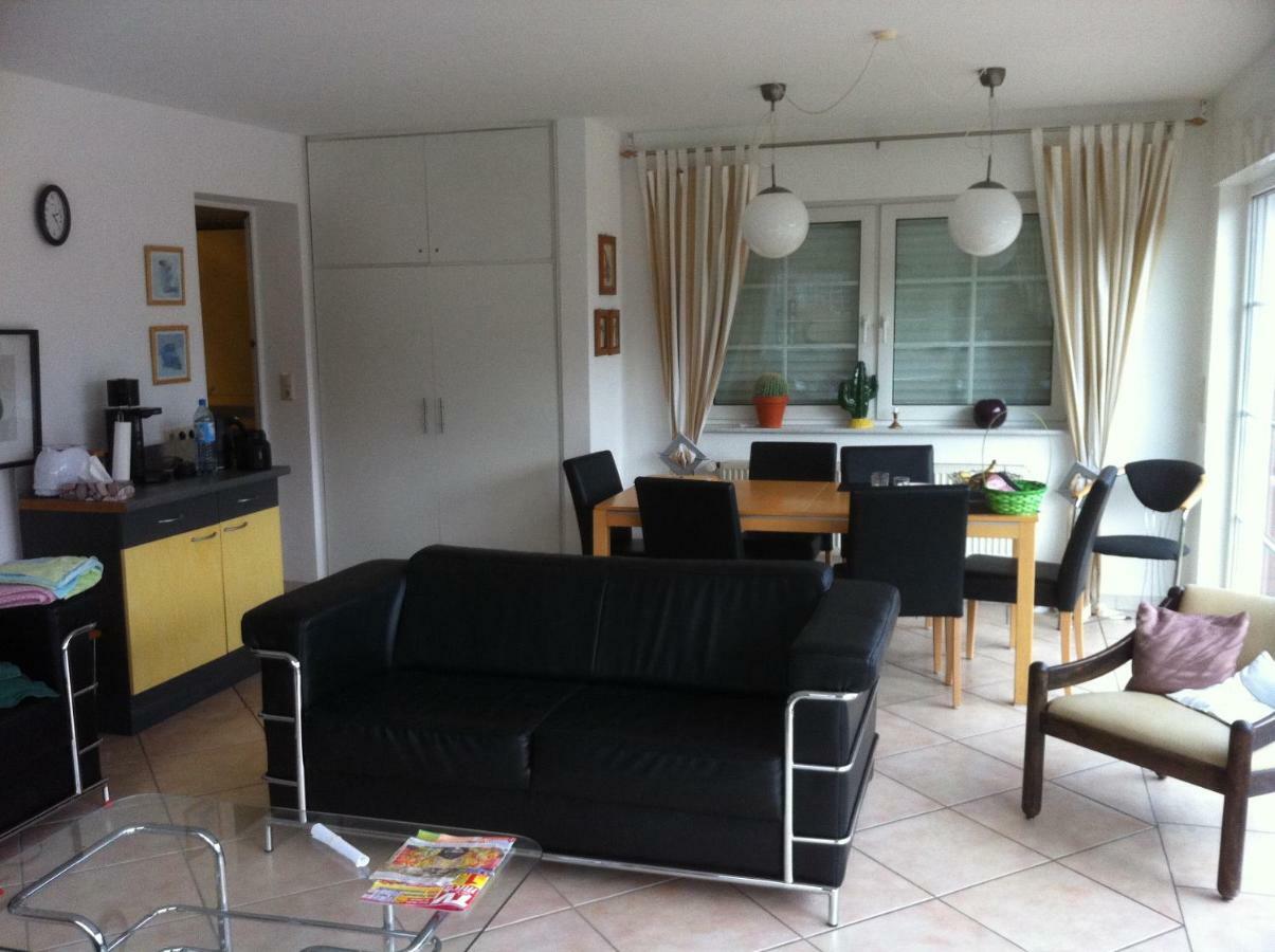 Haus Pamela Wohnung A Neuharlingersiel Bagian luar foto